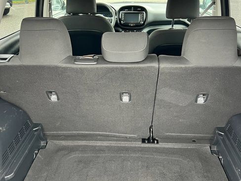 Used 2021 Kia Soul S FWD image 16
