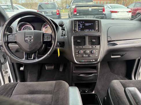 Used 2020 Dodge Grand Caravan SE image 15
