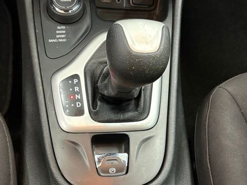 Used 2014 Jeep Cherokee Latitude image 25