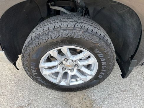 Used 2024 Chevrolet Silverado 1500 LT AWD/4WD image 9