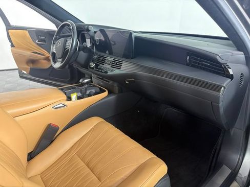 Used 2022 Lexus LS 500 AWD w/ Interior Upgrade Package image 23