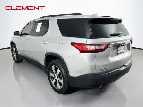 Used 2019 Chevrolet Traverse LT w/ LT Premium Package FWD image 9