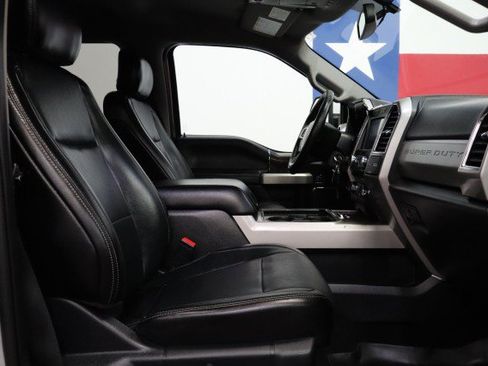 Used 2018 Ford F250 Lariat w/ Lariat Value Package AWD/4WD image 8