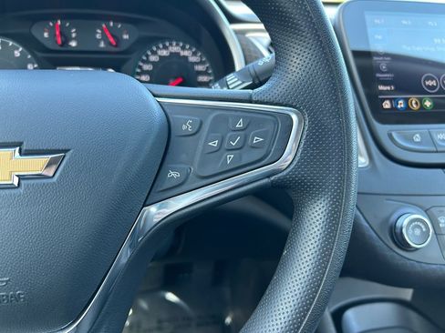 Used 2021 Chevrolet Malibu LS FWD image 17