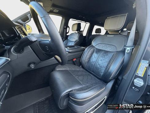 Used 2025 Jeep Grand Wagoneer Series III w/ Rear Seat Video Group 1 AWD/4WD image 10