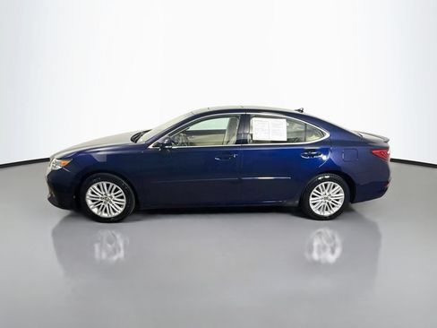 Used 2014 Lexus ES 350 w/ Luxury Package FWD image 4