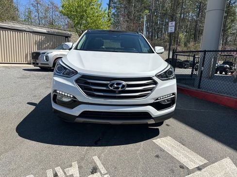 Used 2018 Hyundai Santa Fe Sport image 2