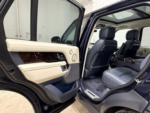 Used 2021 Land Rover Range Rover Autobiography image 42