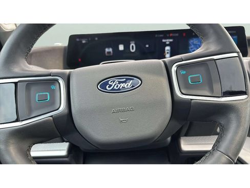 Used 2025 Ford Expedition Active AWD/4WD image 17