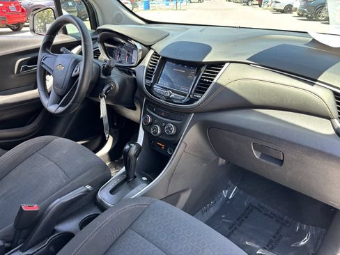Used 2020 Chevrolet Trax LS FWD image 10