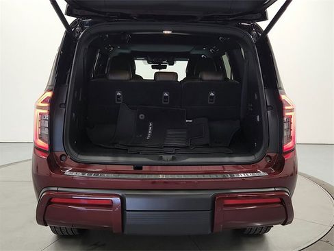 Used 2025 Nissan Armada Platinum image 37