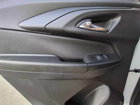 Used 2025 Chevrolet TrailBlazer LT AWD/4WD image 25