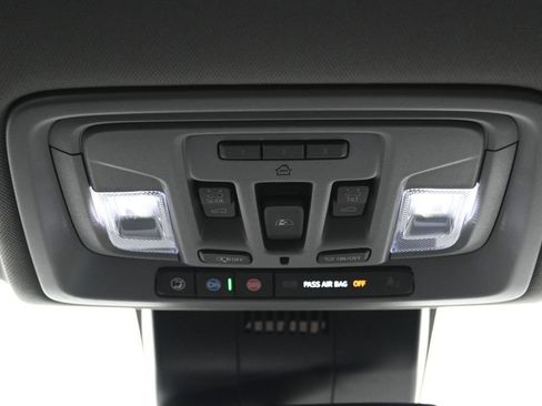 Used 2024 GMC Sierra 1500 SLT w/ SLT Premium Plus Package AWD/4WD image 25