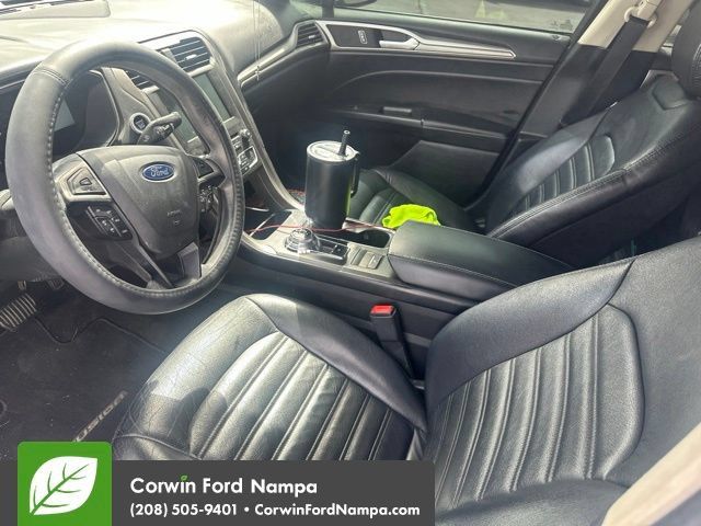 Used 2018 Ford Fusion SE w/ Fusion SE Technology Package FWD image 12