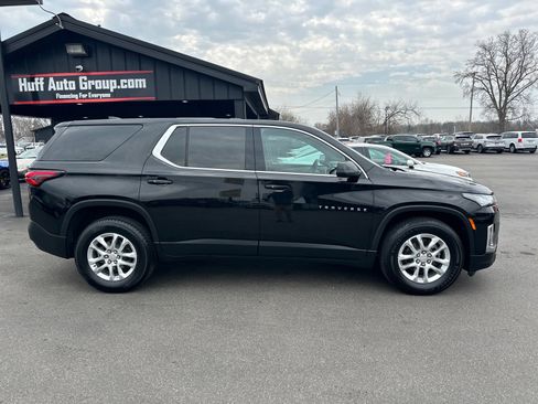 Used 2023 Chevrolet Traverse LS image 3