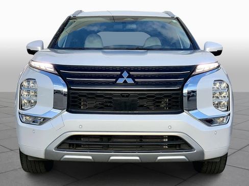 Used 2023 Mitsubishi Outlander SEL image 3