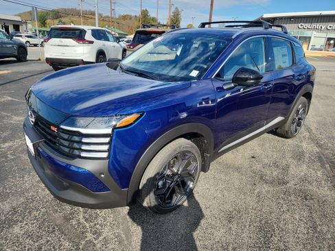 New 2026 Nissan Kicks SR w/ Cold Weather Package image 4