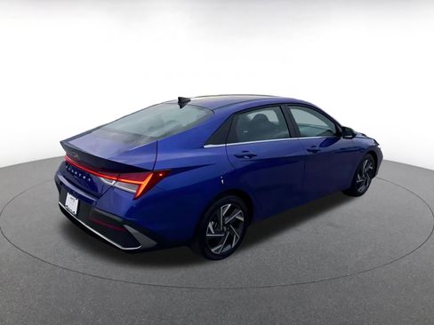 Used 2025 Hyundai Elantra SEL image 14