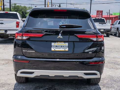 Used 2024 Mitsubishi Outlander FWD image 6