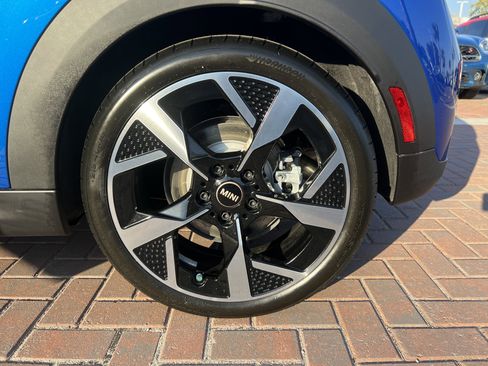 Used 2026 MINI Cooper 2-Door Hardtop FWD image 22
