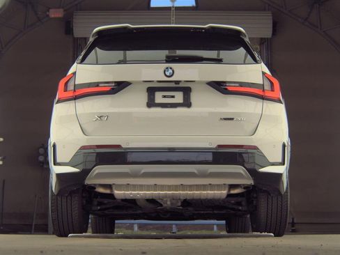 Used 2024 BMW X1 xDrive28i w/ Premium Package AWD/4WD image 4