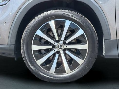Certified 2023 Mercedes-Benz GLB 250 w/ Premium Package image 33