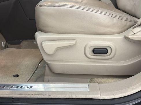 Used 2010 Ford Edge Limited FWD image 24