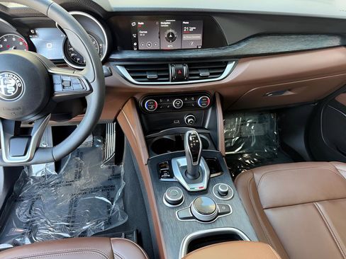 Used 2021 Alfa Romeo Stelvio Sprint w/ Cold Weather Package AWD/4WD image 43