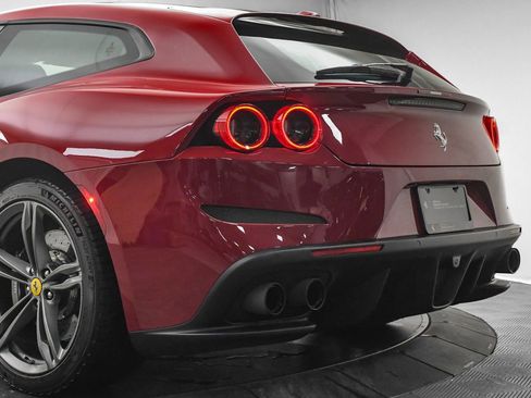 Used 2018 Ferrari GTC4Lusso image 17