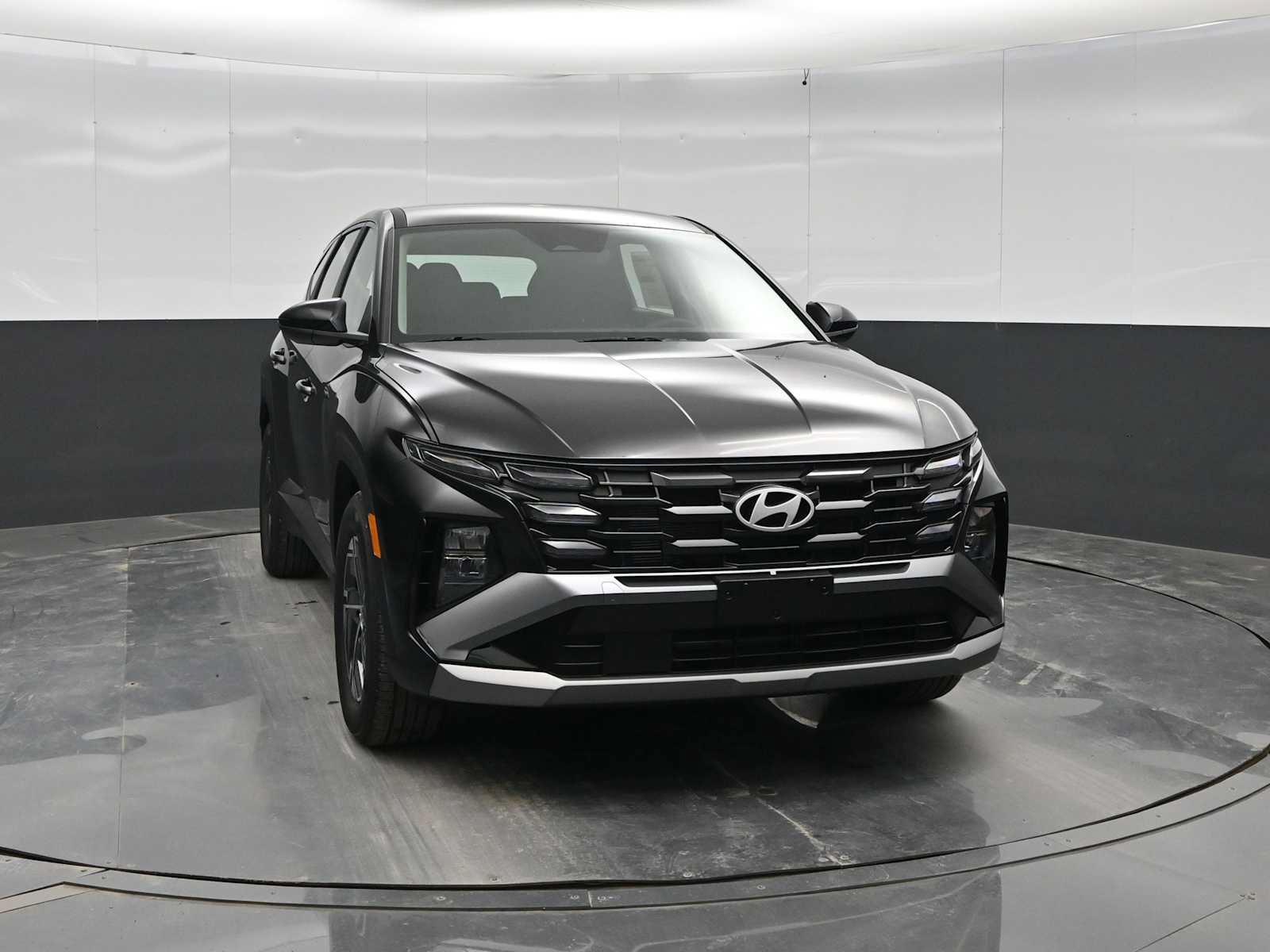 New 2026 Hyundai Tucson Blue SE FWD image 2