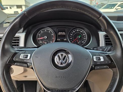 Used 2019 Volkswagen Atlas SE w/ Towing Package FWD image 19