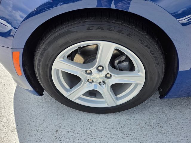 Used 2023 Chevrolet Camaro LT RWD image 41