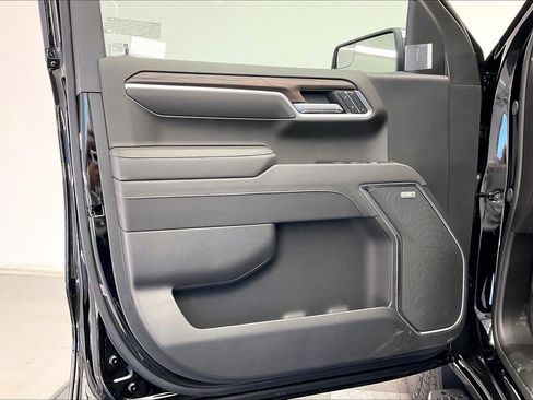 New 2026 GMC Sierra 1500 SLT image 12