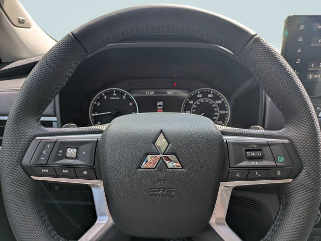 New 2026 Mitsubishi Outlander SE FWD image 30