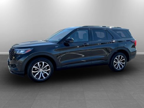 Used 2025 Ford Explorer ST-Line AWD/4WD image 3