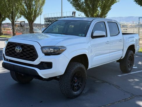 Used 2023 Toyota Tacoma SR AWD/4WD image 2