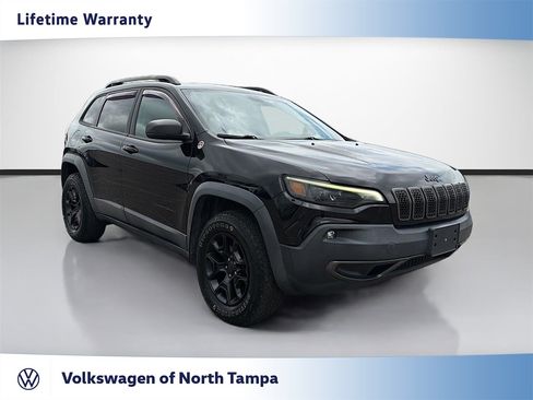 Used 2019 Jeep Cherokee Trailhawk w/ Cold Weather Group AWD/4WD image 1