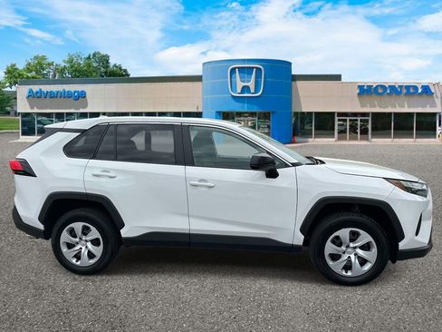 Used 2025 Toyota RAV4 LE FWD image 3