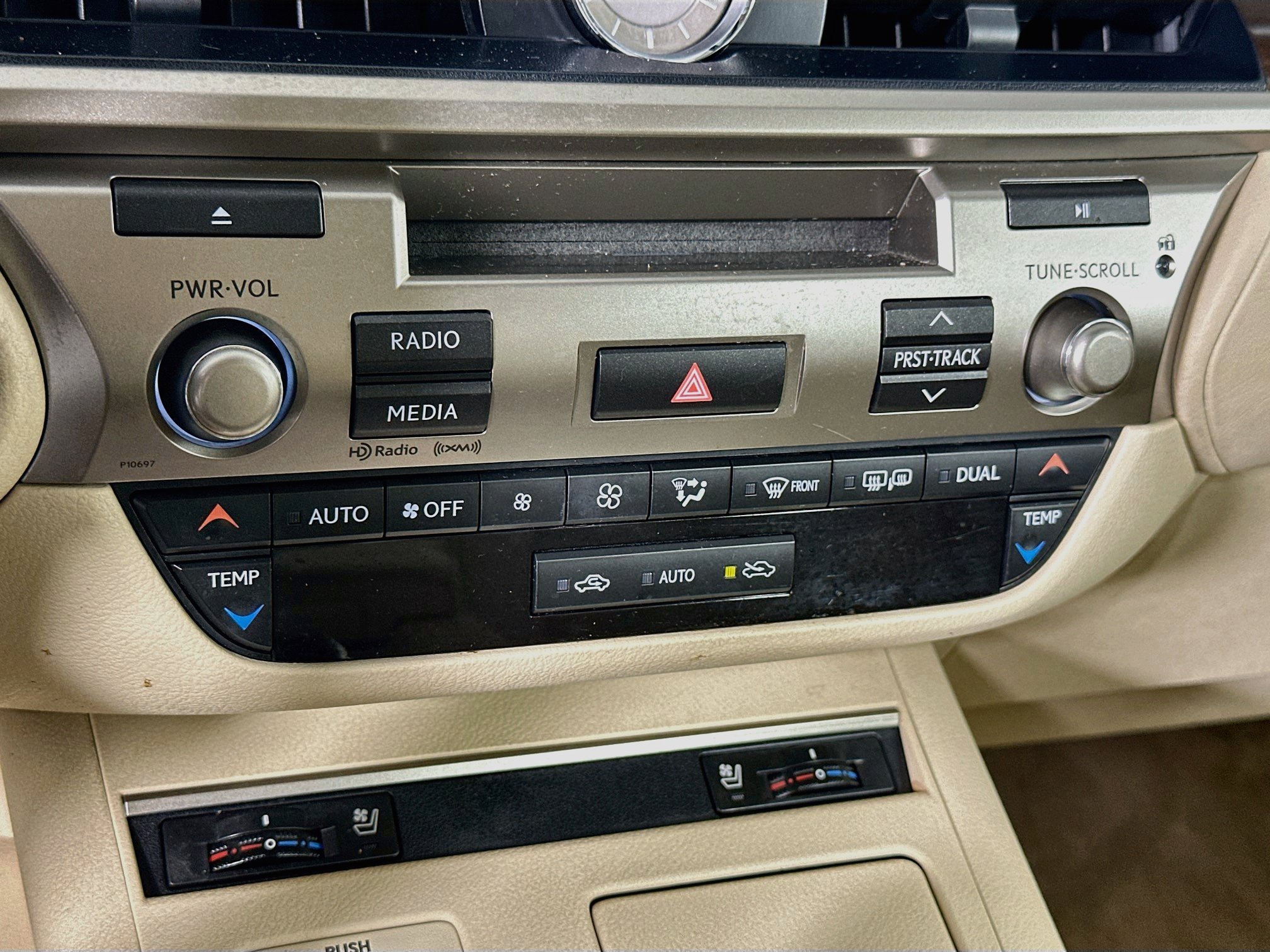 Used 2014 Lexus ES 350 w/ Premium Package FWD image 23