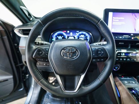 Certified 2023 Toyota Venza Limited AWD/4WD image 16