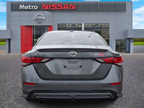 Certified 2021 Nissan Sentra SR FWD image 5