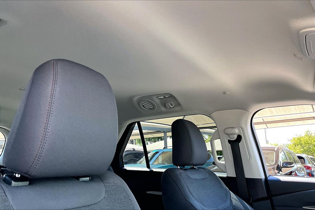 Used 2025 Ford Explorer Active RWD image 20