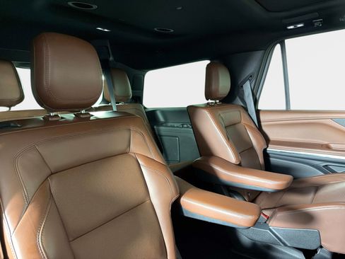 Used 2025 Lincoln Navigator Reserve AWD/4WD image 30