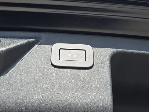 New 2026 Land Rover Discovery Sport Landmark image 14