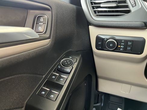 Used 2022 Ford Escape SEL image 37