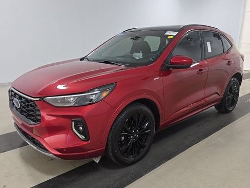 Used 2023 Ford Escape ST-Line Elite w/ Premium Technology Package AWD/4WD image 2