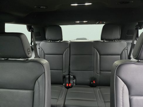 Used 2025 GMC Yukon Denali AWD/4WD image 29
