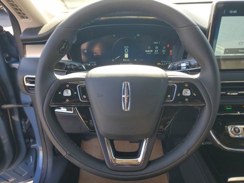 New 2026 Lincoln Corsair Premiere image 16