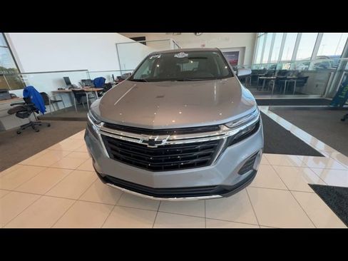 Used 2024 Chevrolet Equinox LT w/ LPO, Floor Liner Package FWD image 3