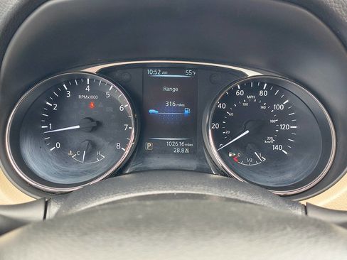 Used 2016 Nissan Rogue SV AWD/4WD image 17